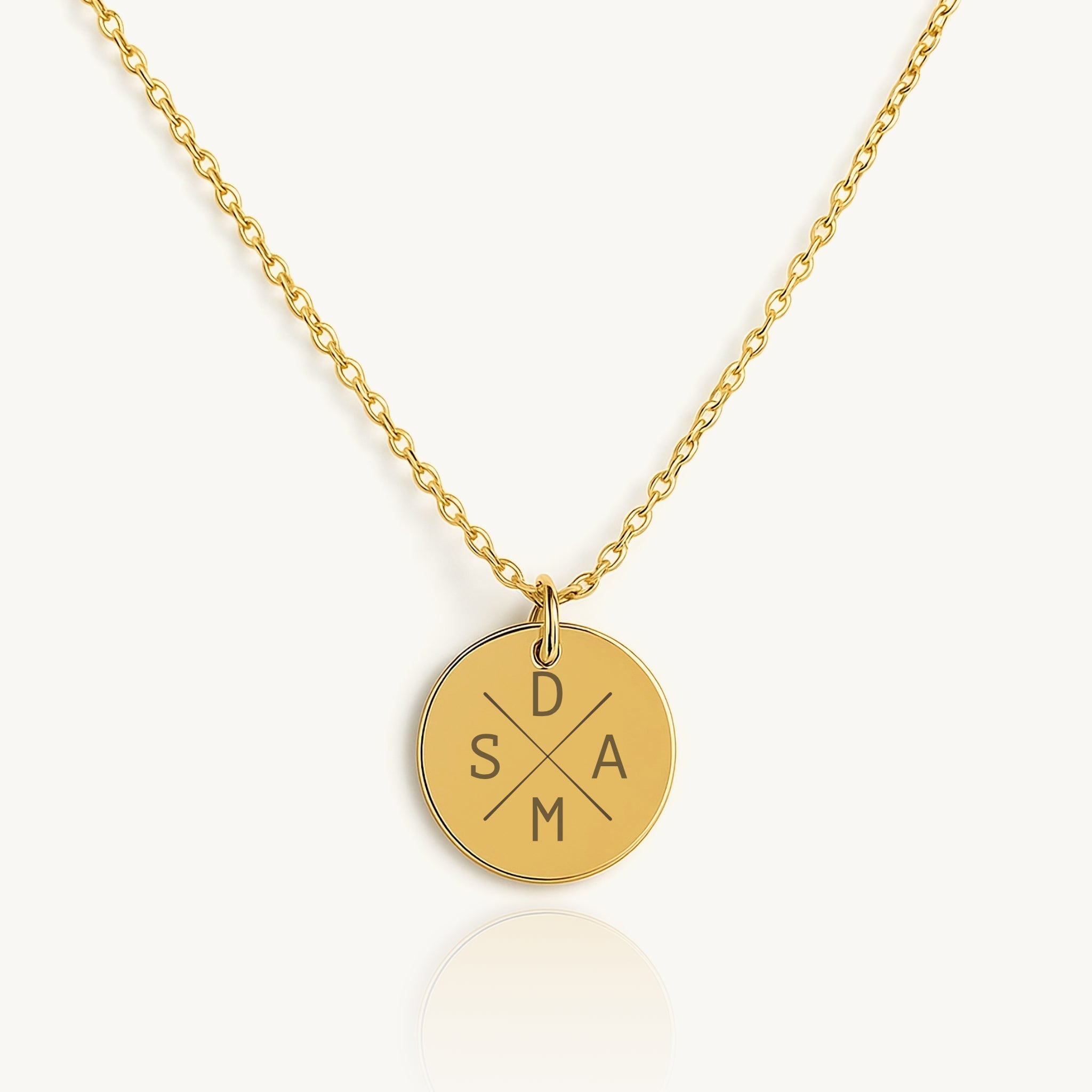 Halskette mit rundem Anhänger / 4 Initialen