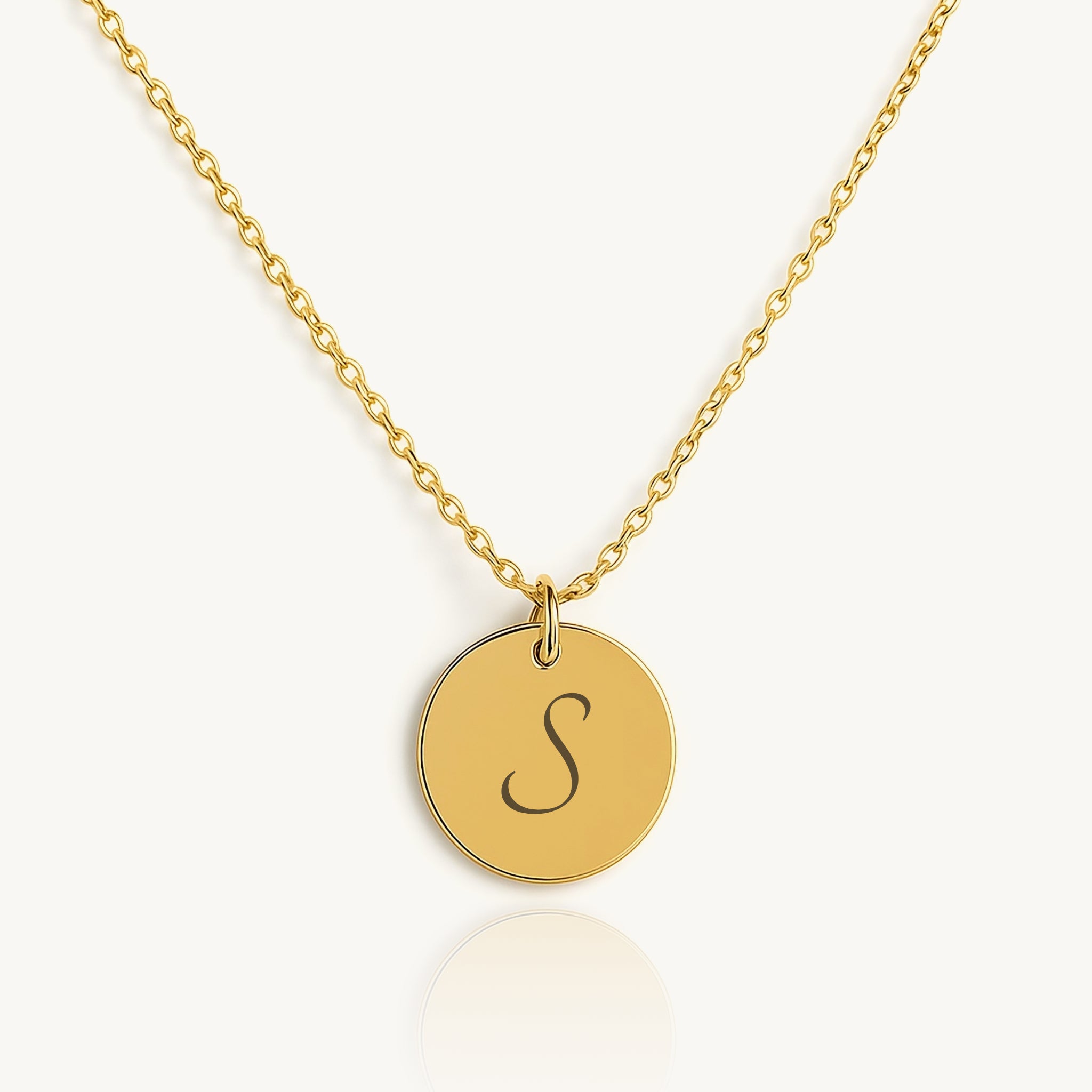 Halskette mit rundem Anhänger / Initiale